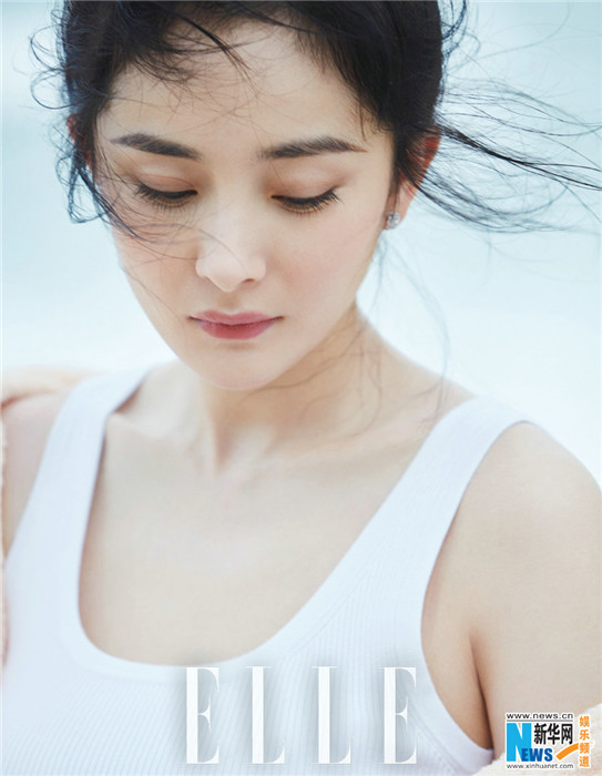 女優の楊冪が雑誌の表紙飾る　夏の日の爽やかな姿披露