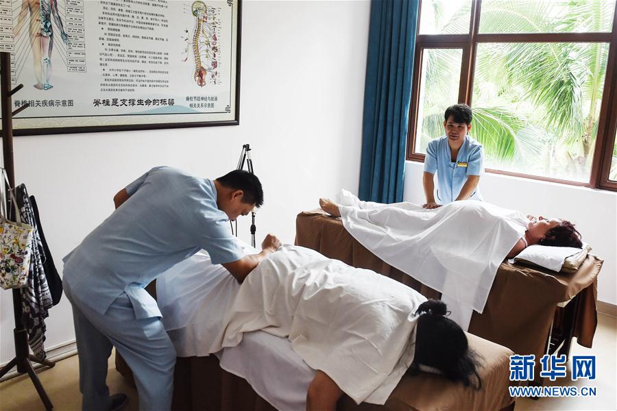 海南省で中医学健康ツアー展開　外国人の新たな観光スポットに