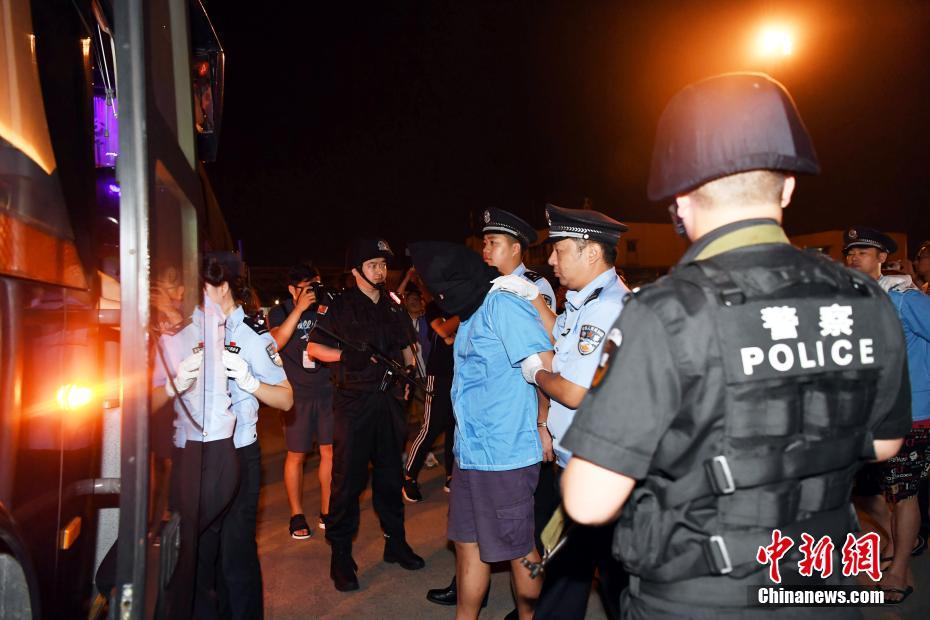 中国とカンボジア警察が協力して106人の振り込め詐欺犯の逮捕に成功