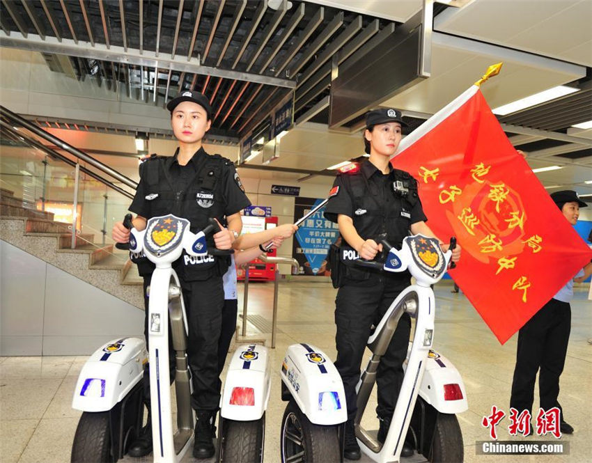 南京地下鉄に女性警察官によるパトロール部隊登場