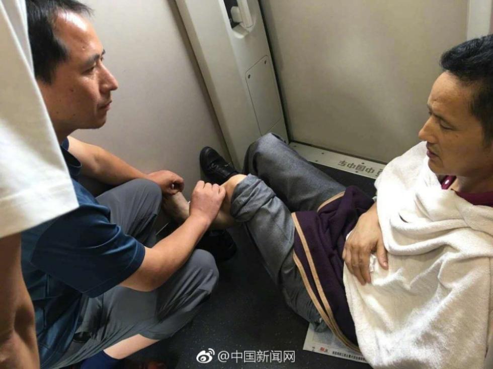 江西省のある大学教員、高速鉄道内の急病患者を針治療で救う