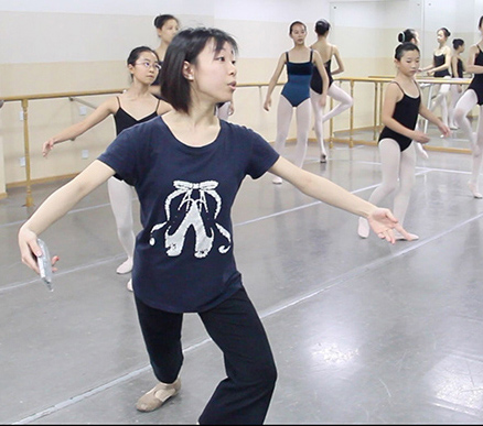 北京で暮らすバレエ講師・竹田舞子「バレエの喜びを子供たちに」
