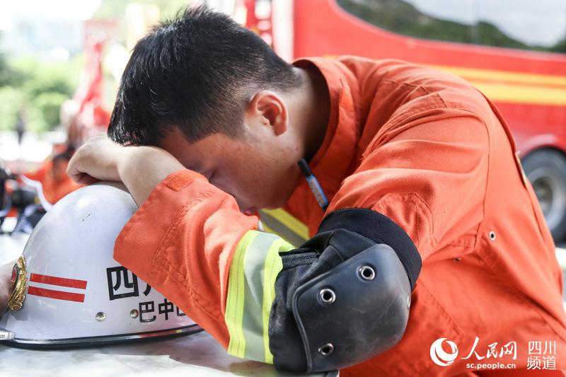 九寨溝地震から一夜明ける　約6万人の避難完了　四川省