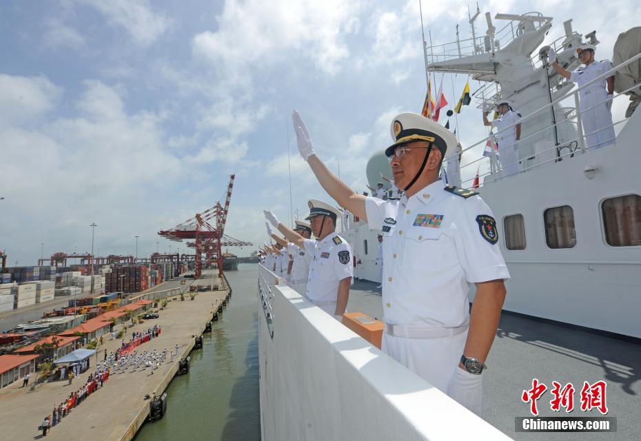 中国海軍の病院船がアデン湾へ