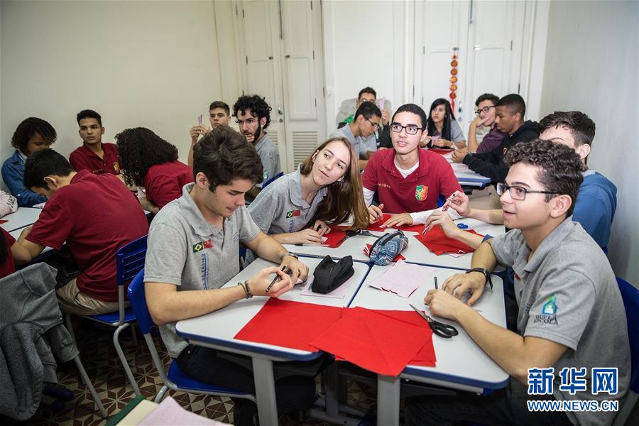 ブラジル人学生たちの「チャイナドリーム」、葡中双語学校へ潜入