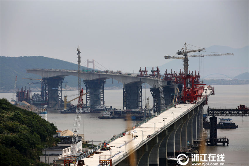 建設中の舟山市秀山大橋、徐々に形が明らかに　浙江省