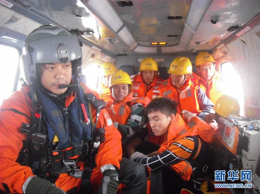 台風で貨物船が沈没　香港飛行服務隊が乗組員全員を無事救助