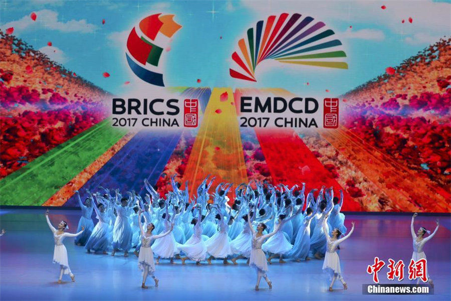 第9回BRICS首脳会議の芸術公演「未来の帆を揚げる」（9月4日、撮影・盛佳鵬）。