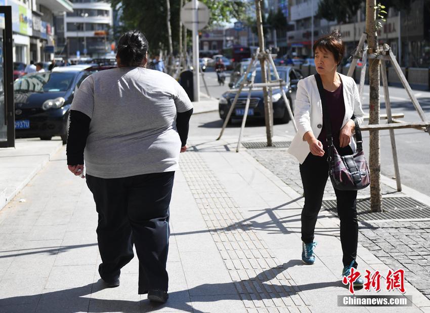 体重200キロの「95後」の女性、ダイエットに踏み切る