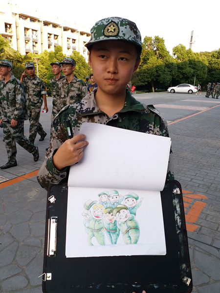中国、新入女子大生が軍事訓練を漫画で描き話題に
