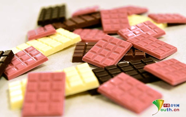 カカオ本来の色だけで作られたピンクのチョコ「ルビー」誕生　ベルギー