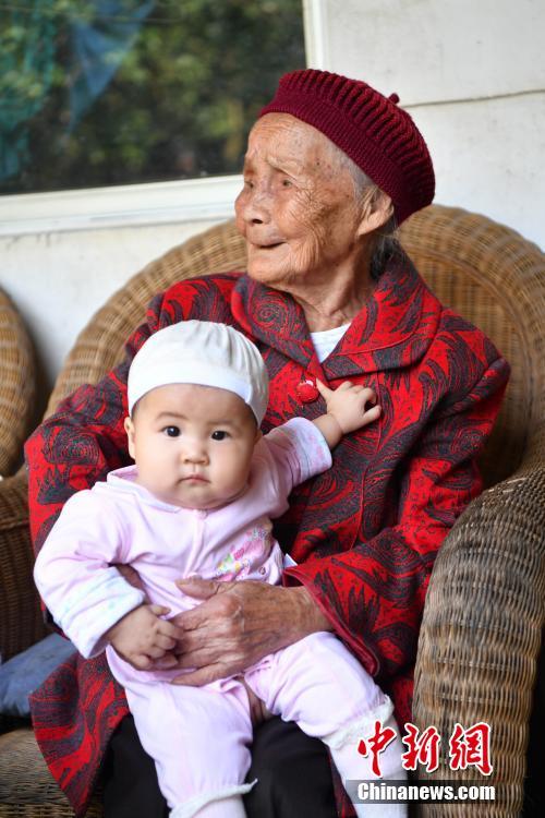 成都市最高齢117歳の朱さんの誕生日　子孫はなんと百人以上　四川省