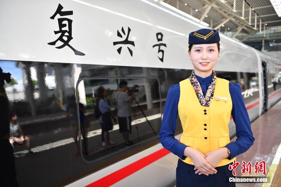 「復興号」が広州・深セン・香港結ぶ高速鉄道路線運行へ
