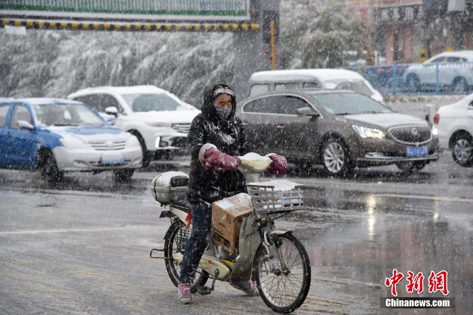 中国北方の広い範囲で雨模様、初雪観測も多数