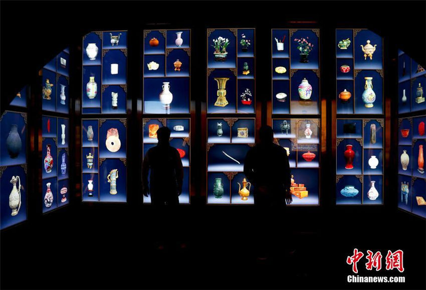 故宮博物院設立92周年　ハイテク設備でデジタル世界の養心殿を体験