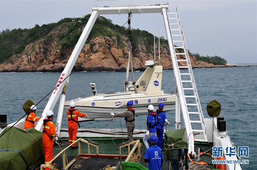 海岸帯総合地質調査で無人艇を初利用