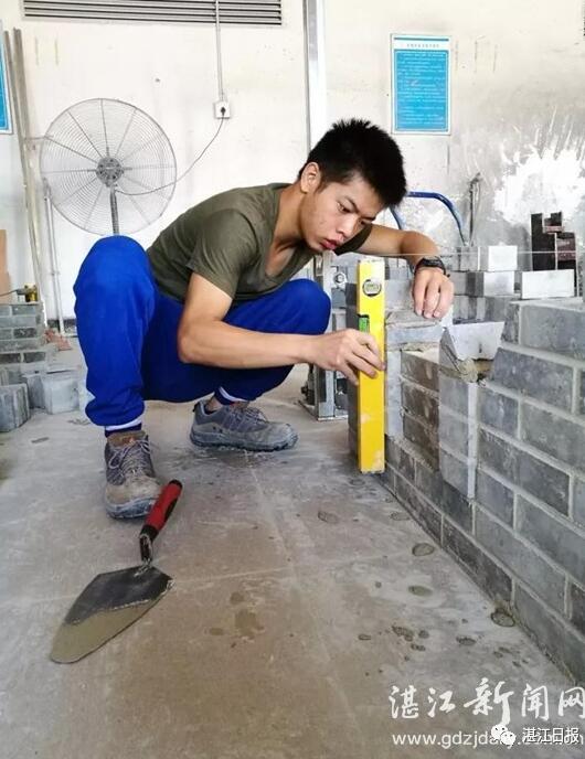 19歳の若者、技能五輪「煉瓦積み」で中国初の金メダル