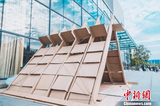 ダンボールで作り上げた夢の宿　中国鉱業大学建造コンテスト