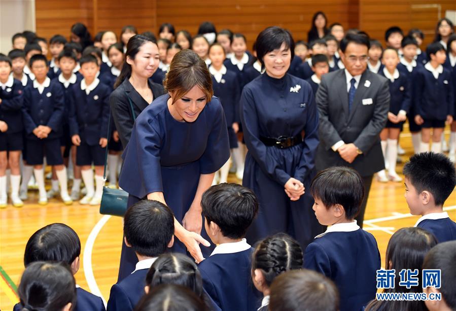 米大統領夫人が日本の小学生と交流