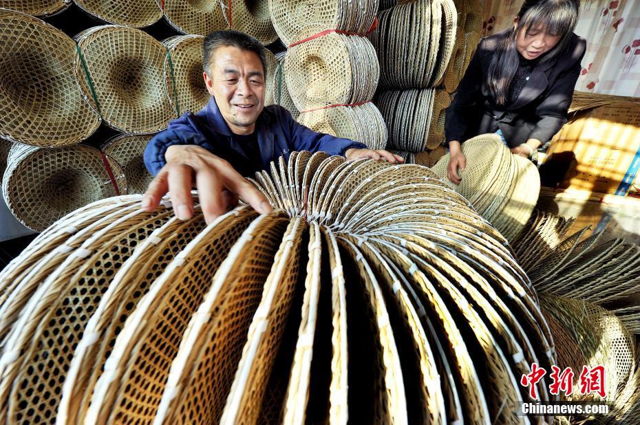 江西省の「竹笠村」、古くから伝わる工芸技術が重要な収入源に--人民網日本語版--人民日報