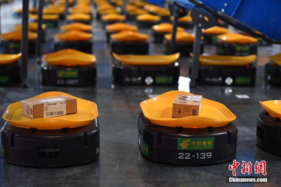 いよいよダブル11、小包仕分けロボット「小黄人」がフル稼働　安徽省
