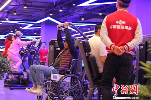 障害者やリハビリ中の人でも通える新型スポーツジム登場　北京市