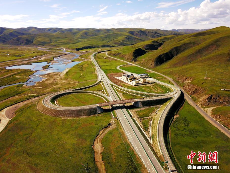 平均標高4千メートルの花久高速道路開通へ　青海省