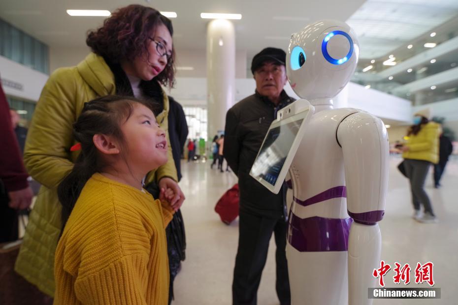 北京市301医院に診察案内人工知能ロボットが登場
