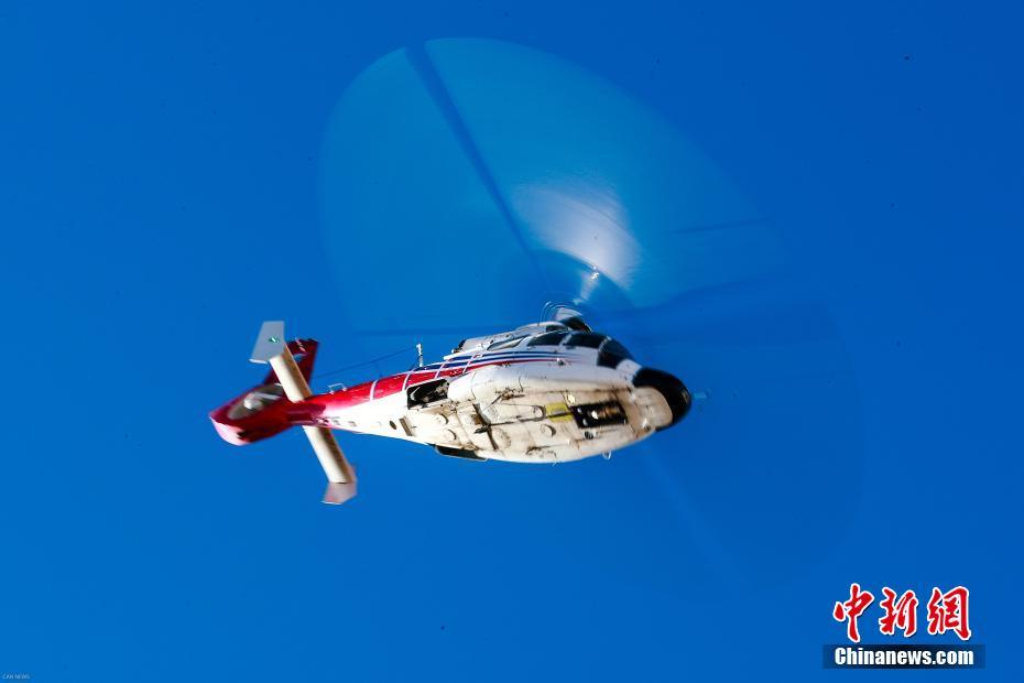 中国初の国産双発軽量型民用ヘリコプター、高原でのテスト飛行に成功