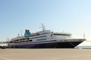 天津-日本間で国際クルーズ船「輝煌号」が初就航