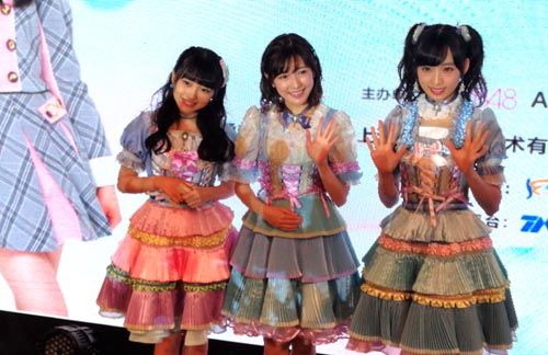 AKB48が上海で開催の「中日友好文化交流の旅」スタートセレモニーに登場