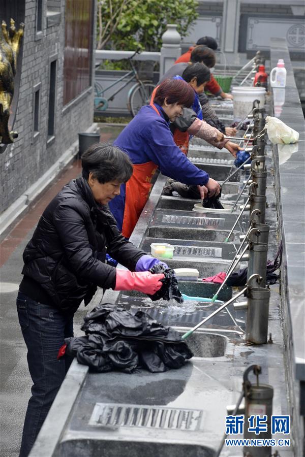 川の水質守る 浙江省のコミュニティで洗濯専用流し台設置