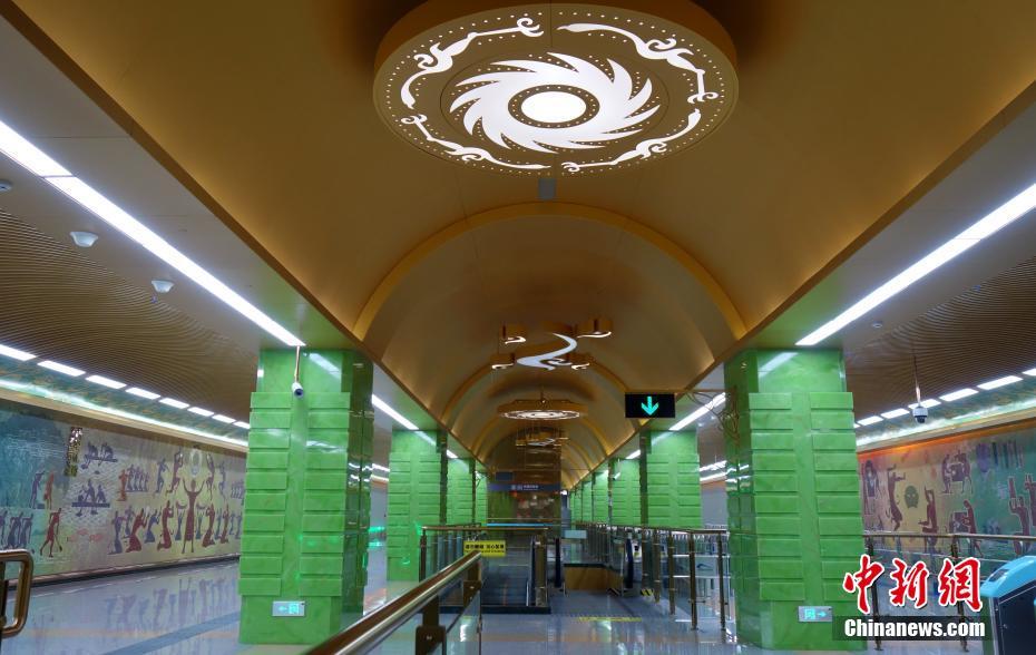 成都初の地下鉄環状路線まもなく開通　各駅を彩るアート作品