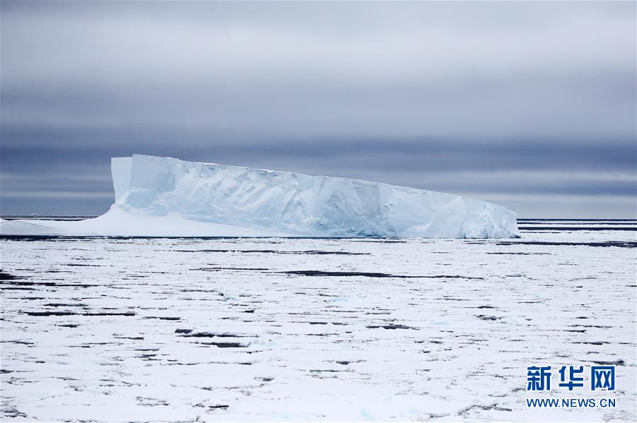 極地観測船「雪竜号」、南極に到達