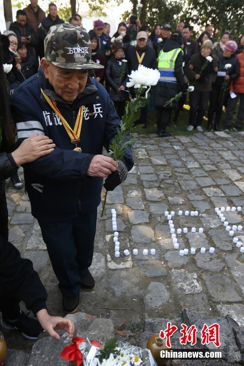 まもなく南京大虐殺犠牲者追悼日 南京市民ら恒久平和を願う 江蘇省