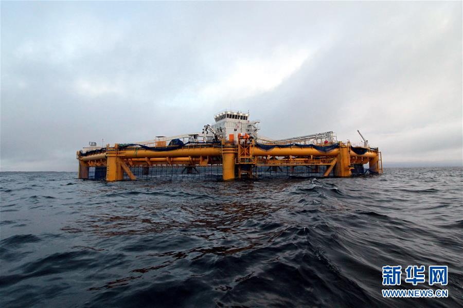 中国が製造した世界初の半潜水式スマート海上漁場　ノルウェー