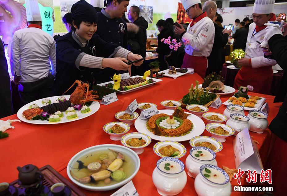 彩り豊かな料理が登場　甘粛省で国際グルメ博覧会開催
