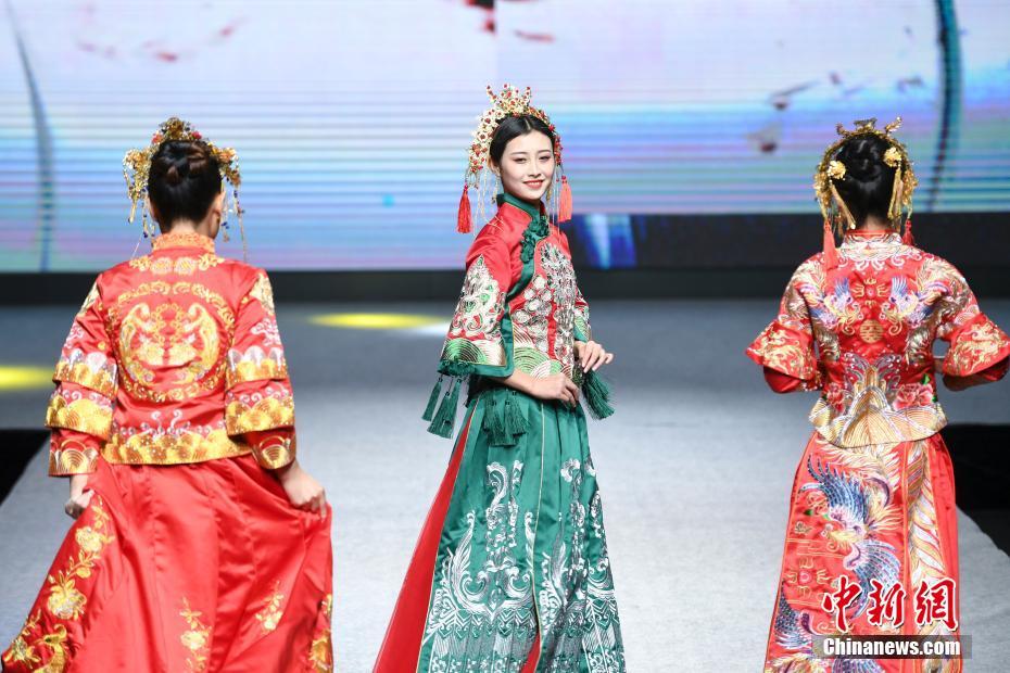 Miss Tourism Cultural World 2017の中国決勝ラウンドで花嫁衣裳