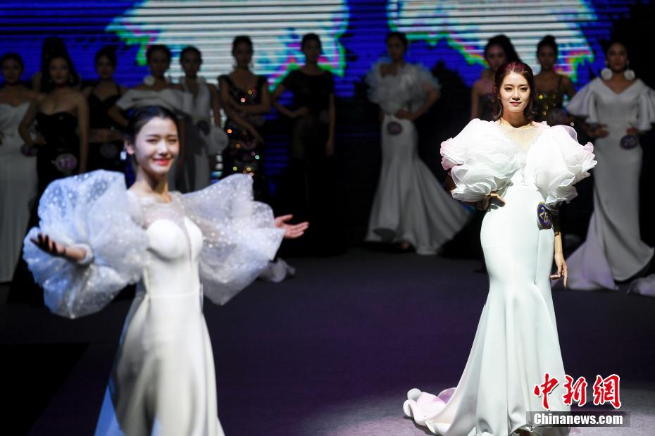 Miss Tourism Cultural World 2017の中国決勝ラウンドで花嫁衣裳