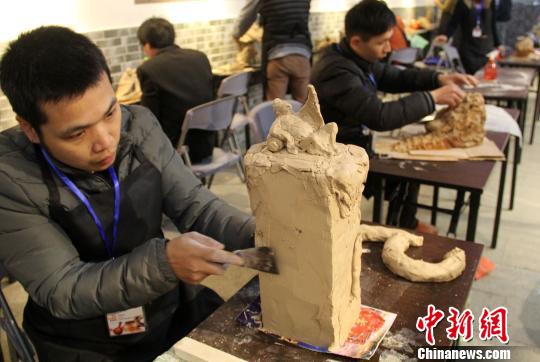 福建省で手作り陶磁器コンテスト開催　