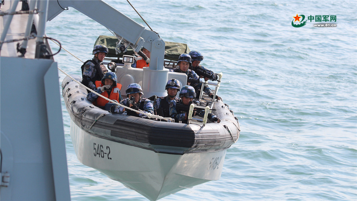 中国海軍第28次護衛艦隊が乗っ取られた船舶の武力救出訓練を実施