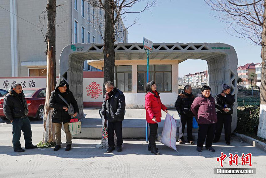 世界初の3Dプリント技術を用いて造られたバス停が上海市に登場