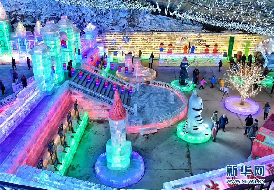 第32回竜慶峡氷灯芸術フェスティバル開幕　北京市