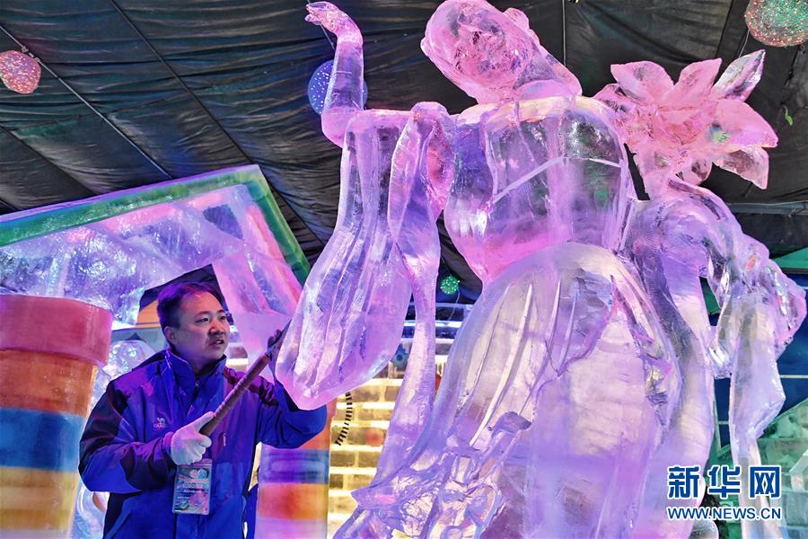 第32回竜慶峡氷灯芸術フェスティバル開幕　北京市