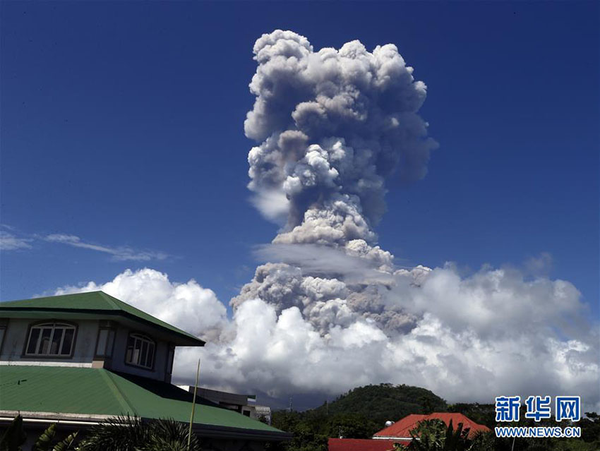 フィリピンのマヨン山、大規模噴火の恐れ　警戒レベル引き上げへ　
