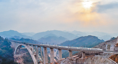 重慶と貴陽結ぶ渝貴鉄道が25日より開通　西南地区の対外開放に新局面