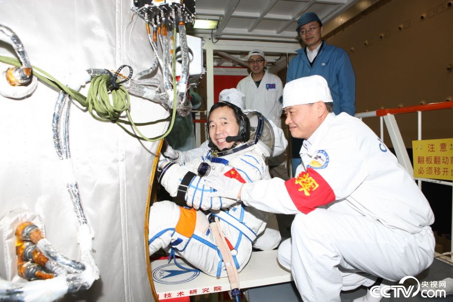 中国人宇宙飛行士が経験するスパルタ訓練の秘密に迫る