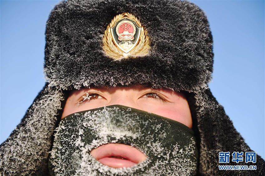 極寒の中、国境一帯をパトロールする国境警備隊　黒竜江省