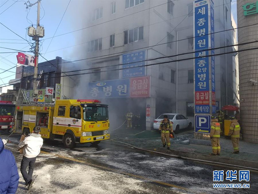 韓国南部の密陽市の病院火災で死者33人に　被害さらに拡大の可能性