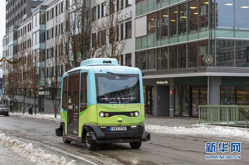 スウェーデン初の自動運転バスが試験走行開始